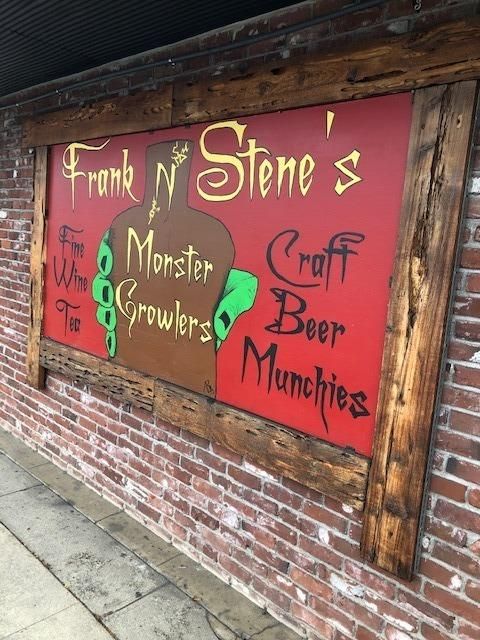 950 SW 6th St, Grants Pass, OR 97526